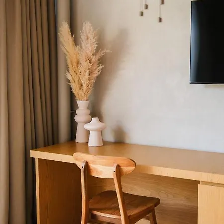 Birdcage 33 - Adult Only Hotel *