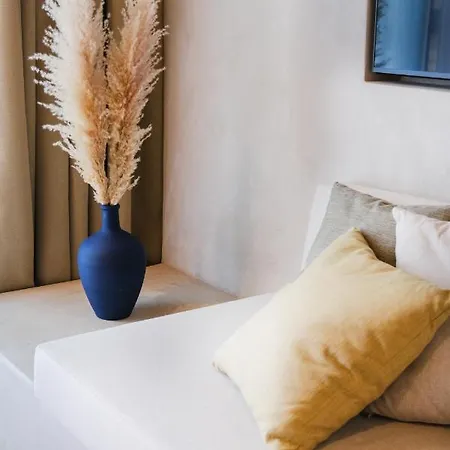 Birdcage 33 - Adult Only *