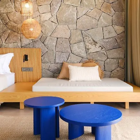 Birdcage 33 - Adult Only