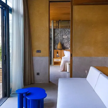 Birdcage 33 - Adult Only