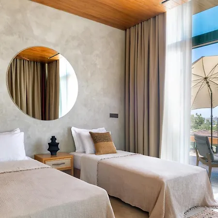 Birdcage 33 - Adult Only *