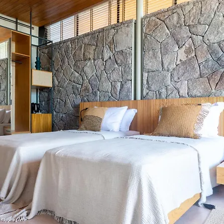 Birdcage 33 - Adult Only