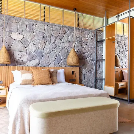 Hotel Birdcage 33 - Adult Only *