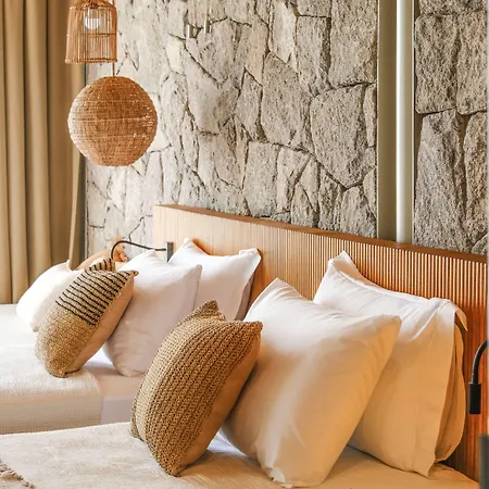 Birdcage 33 - Adult Only