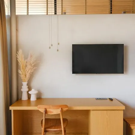 Birdcage 33 - Adult Only