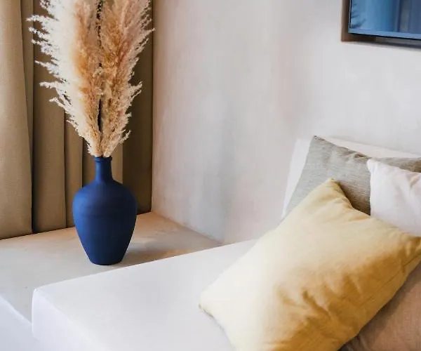 Birdcage 33 - Adult Only *