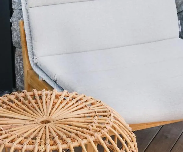 Birdcage 33 - Adult Only יאליקאבאק