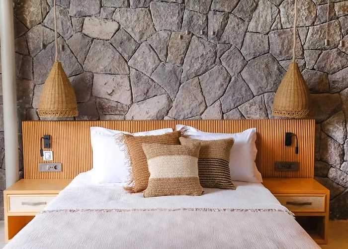 Birdcage 33 - Adult Only מלון יאליקאבאק