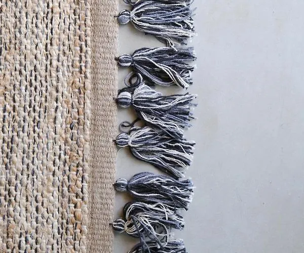 Birdcage 33 - Adult Only יאליקאבאק