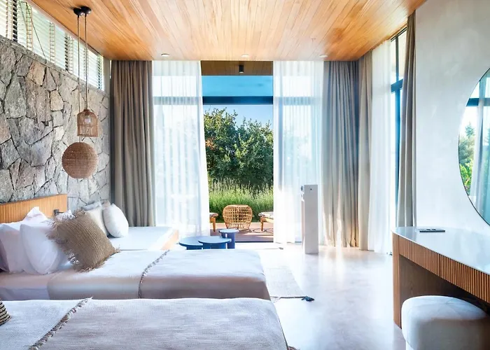 Birdcage 33 - Adult Only מלון