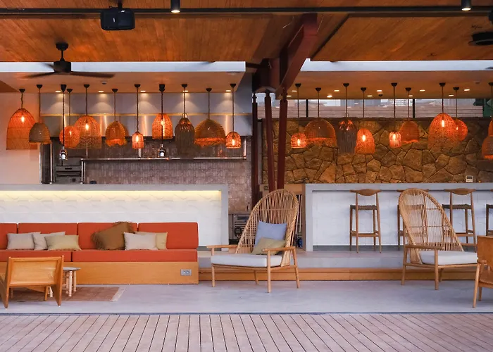 מלון Birdcage 33 - Adult Only יאליקאבאק