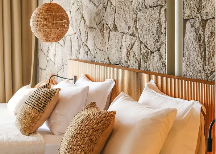 Birdcage 33 - Adult Only