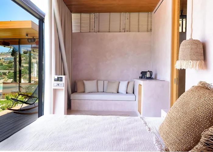 Hotel Birdcage 33 - Adult Only