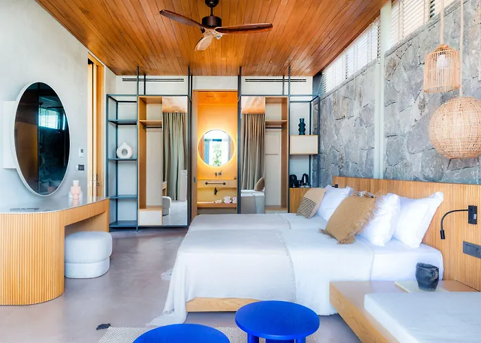 Birdcage 33 - Adult Only