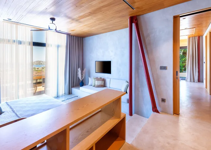 Hotel Birdcage 33 - Adult Only *